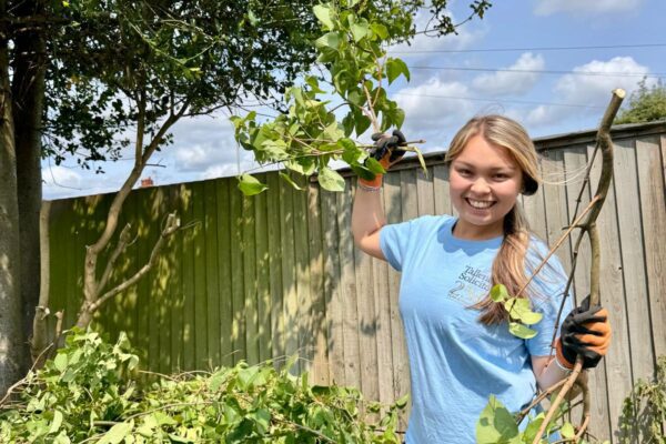 Emilia Chow from Tallents Solicitors volunteers at the Newark Emmaus Trust